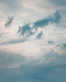 深度解析：艾恩洛亚炼金起源之章的人物设定与情节走向，探索炼金术的魅力与奥秘