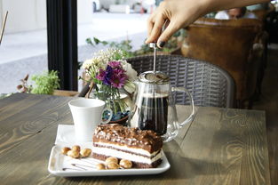 (蛋糕女王app)小蛋糕的女王派对：独一无二的精致美食与欢乐时光共襄盛举